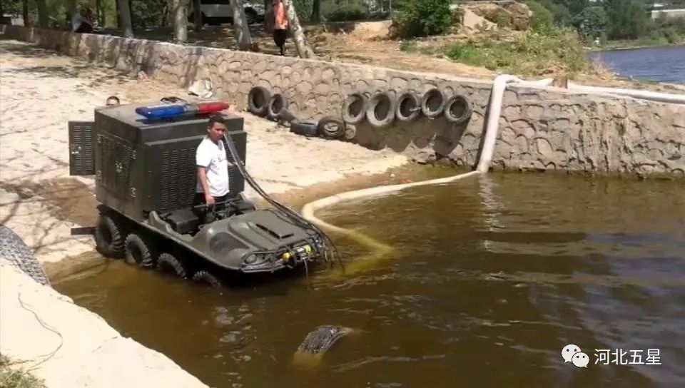 水陸兩棲車(chē) 水陸兩棲車(chē)